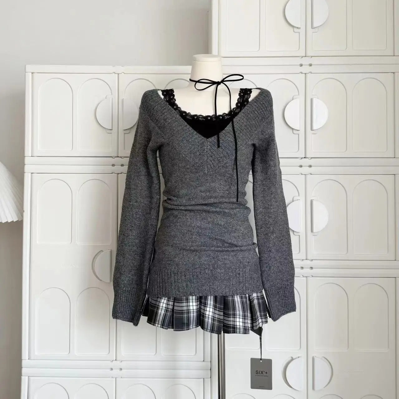 Retro V-neck Gray Long Sleeves Sweater
