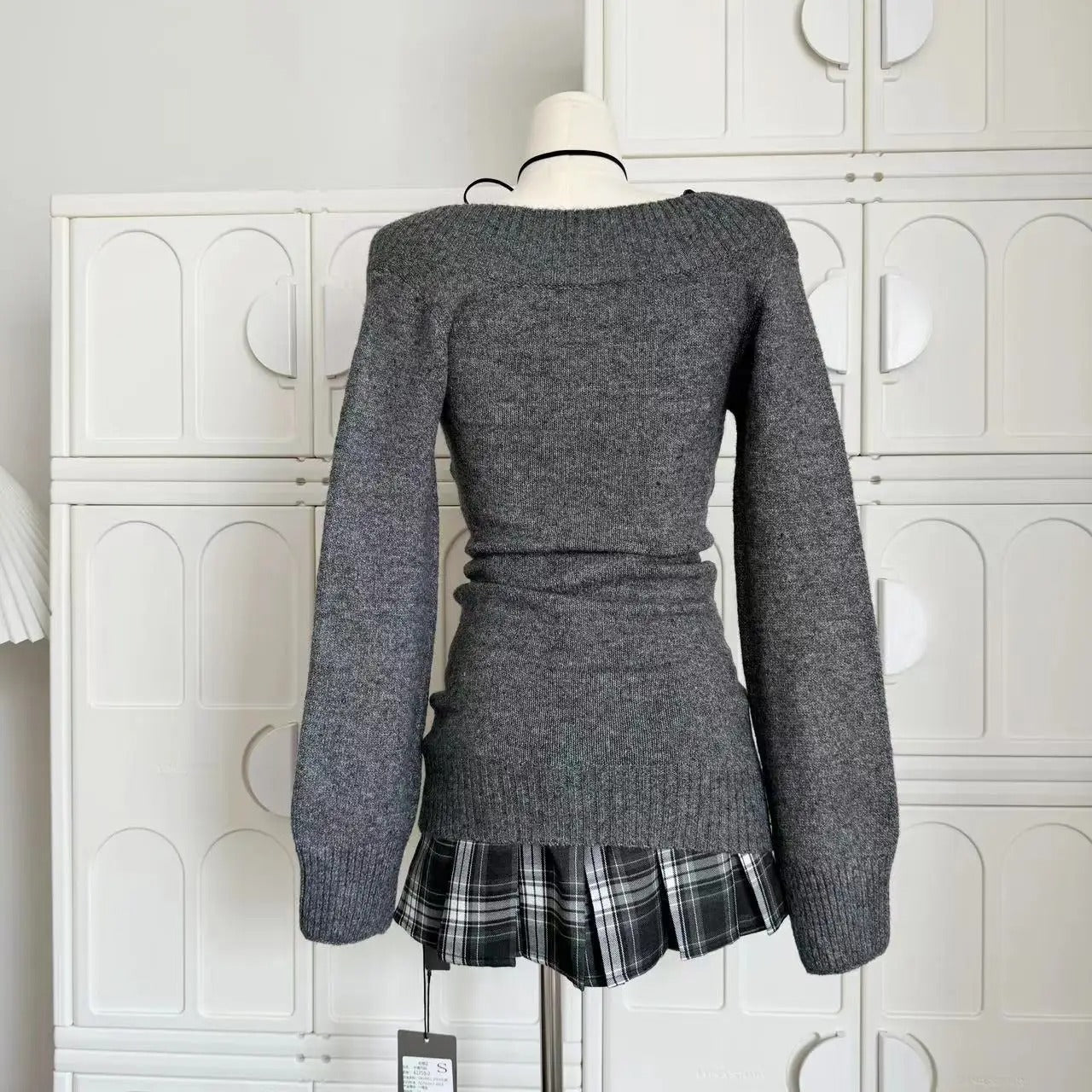 Retro V-neck Gray Long Sleeves Sweater