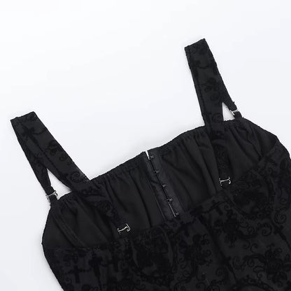 Gothic Slim Fit Tube Top – Sleek Black Strapless Crop T1