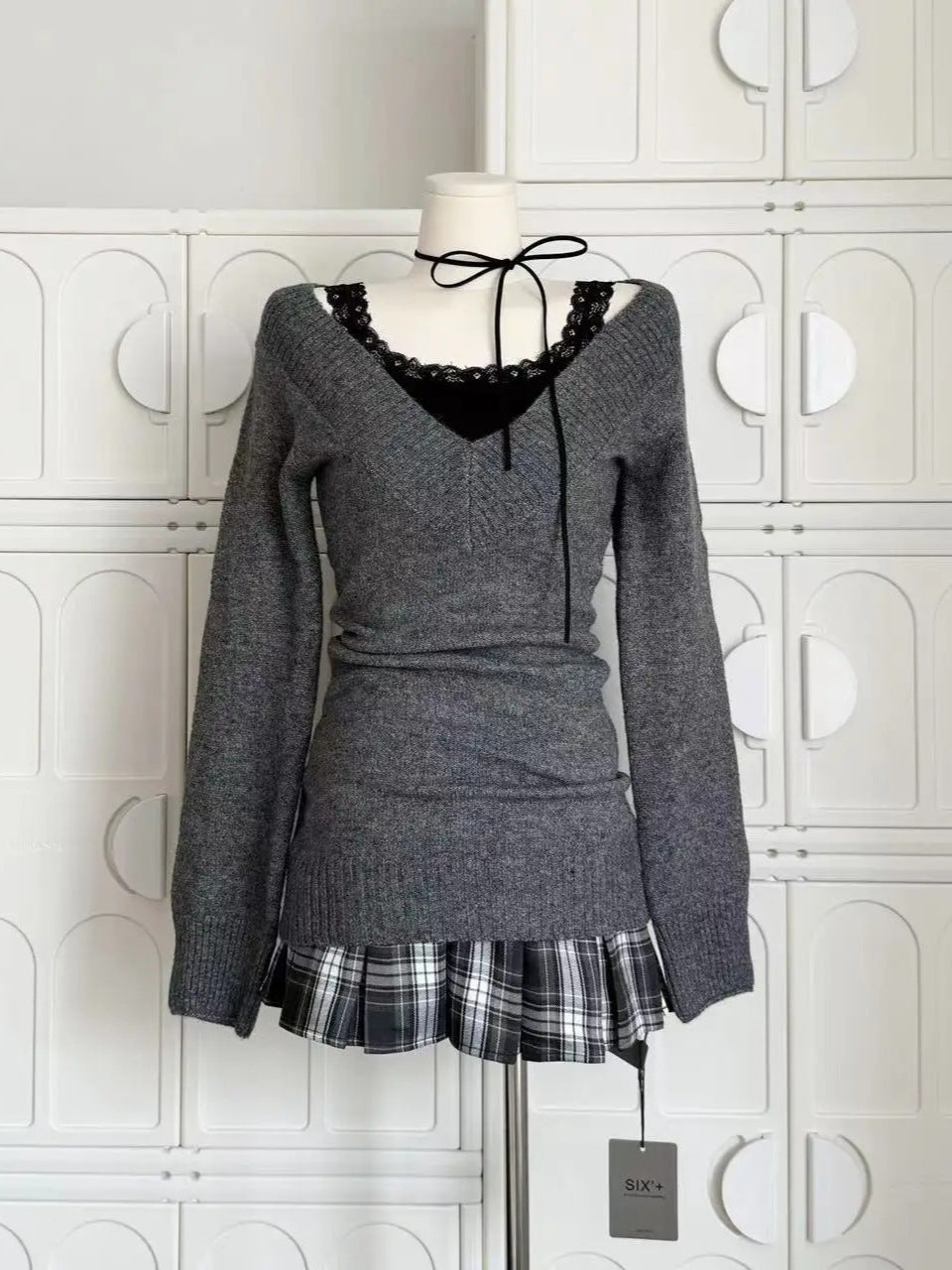Retro V-neck Gray Long Sleeves Sweater